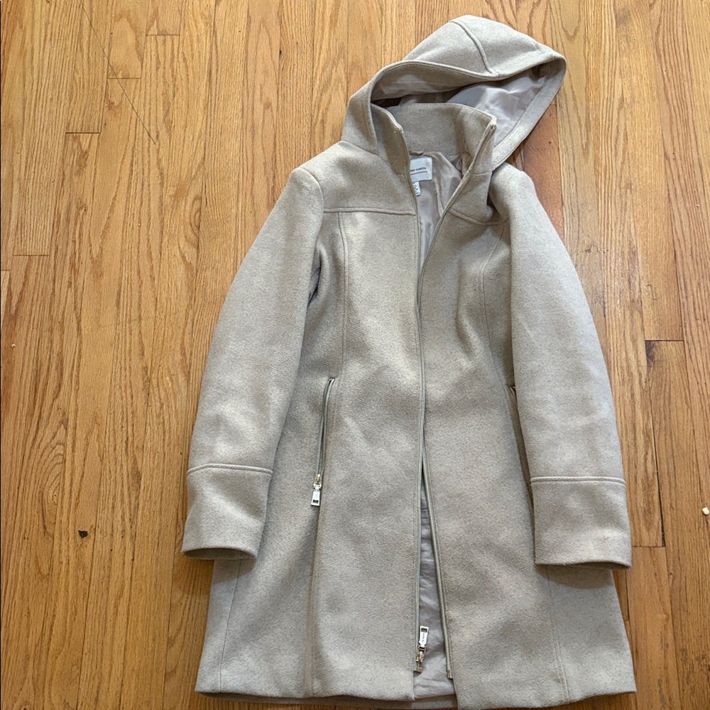 Vince Camuto Elegant Beige Coat